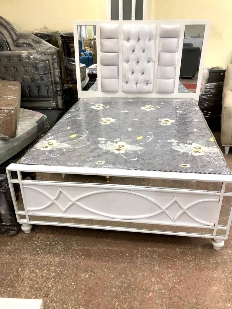mirror bed